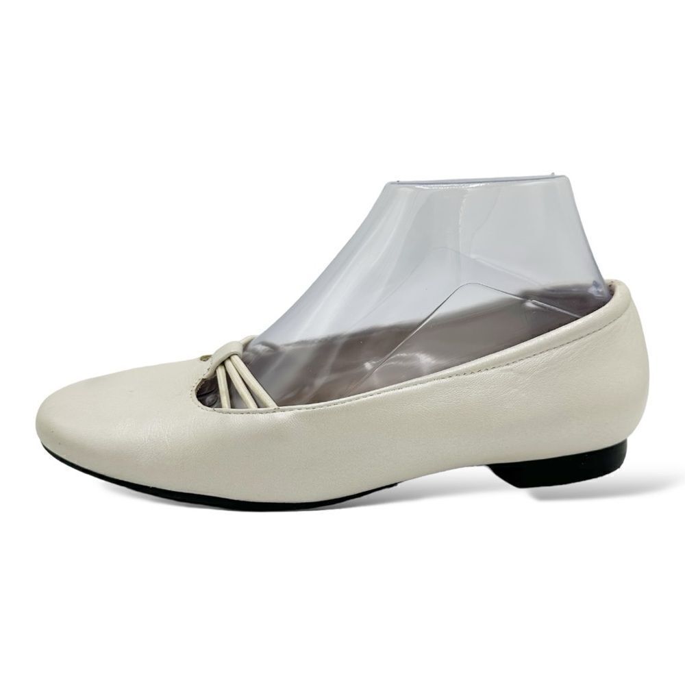 Trotters Womens Pearlized Ivory Leather Slip On Dress Shoe Flats Almond Toe 7 W